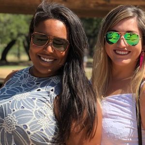 Meet your Posher, Olivia